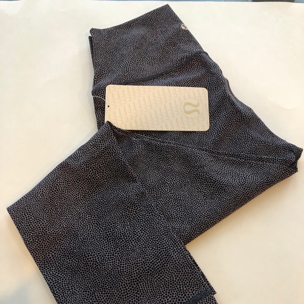 NWT Lululemon Wunder Under Crop HR SZ 6
